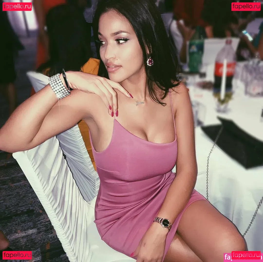 Jinna Cabrera Onlyfans Photo Gallery 