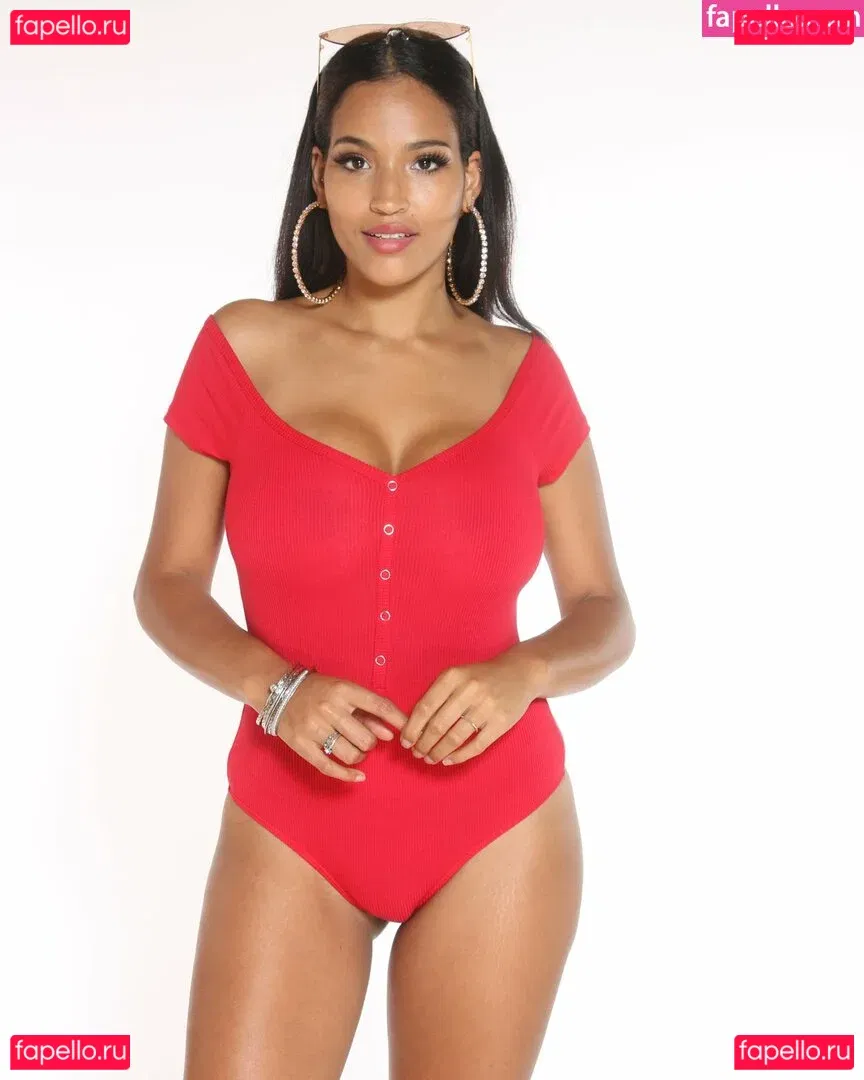 Jinna Cabrera Onlyfans Photo Gallery 