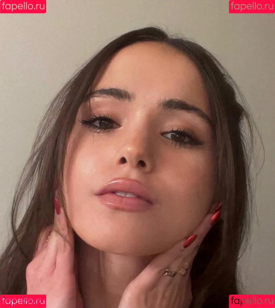 Laura Lindstrom Onlyfans Photo Gallery 