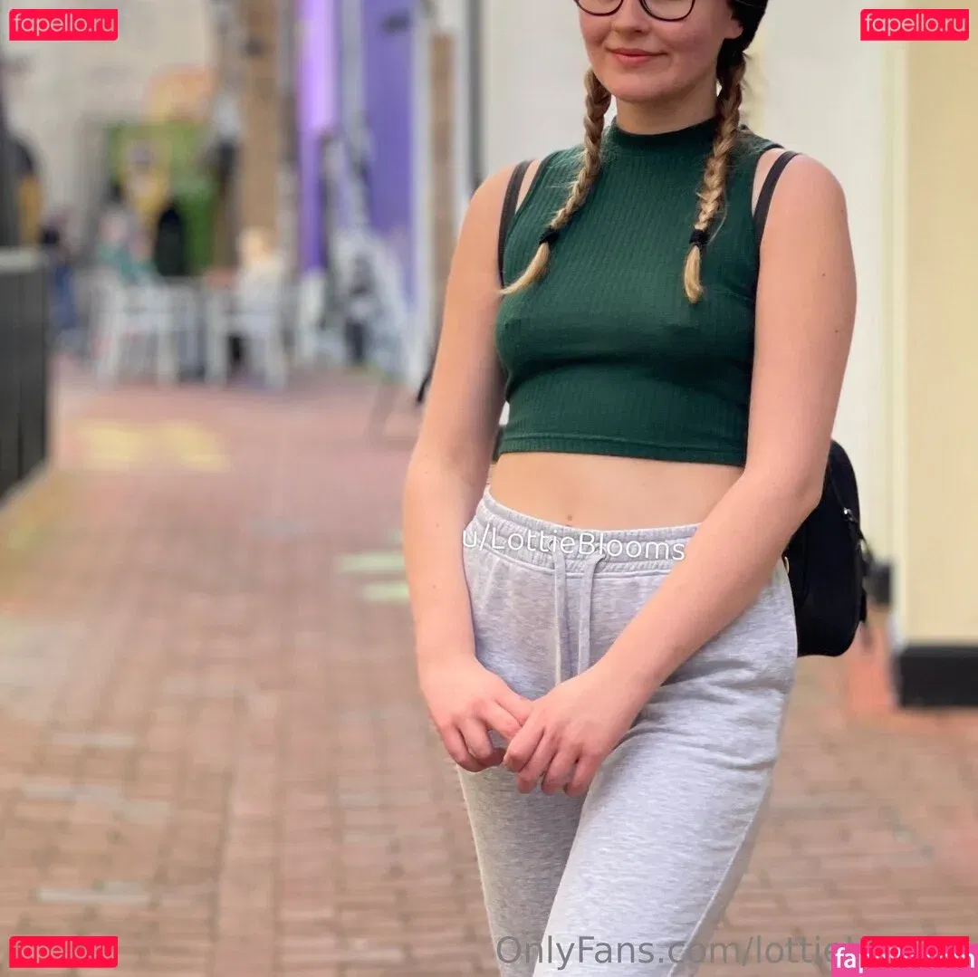Lottie Onlyfans Photo Gallery 