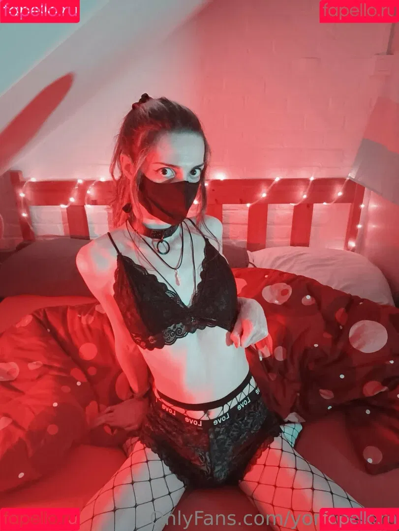 yona.mlem Onlyfans Photo Gallery 