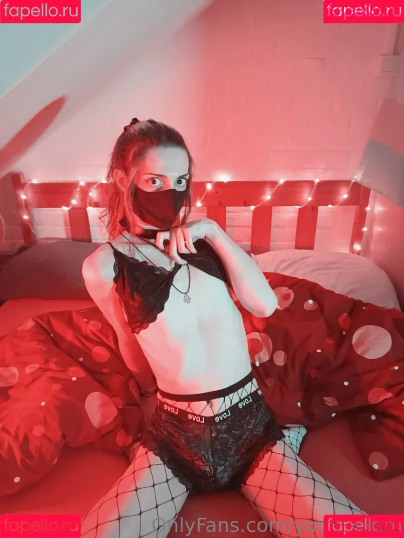 yona.mlem Onlyfans Photo Gallery 