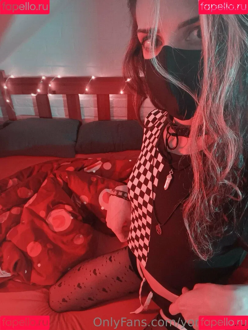 yona.mlem Onlyfans Photo Gallery 