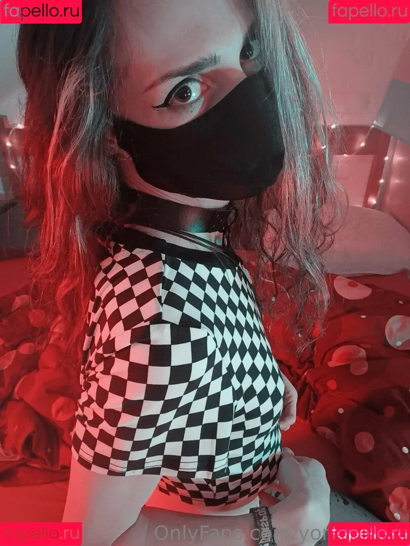 yona.mlem Onlyfans Photo Gallery 