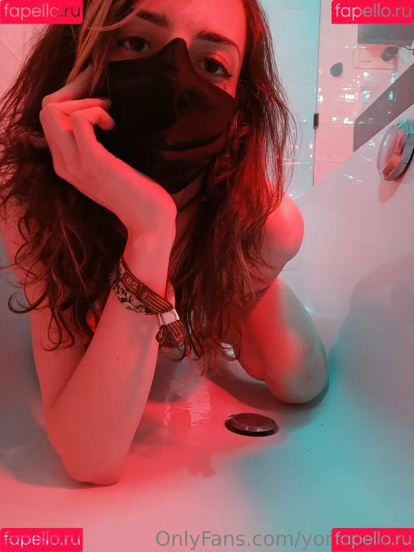 yona.mlem Onlyfans Photo Gallery 