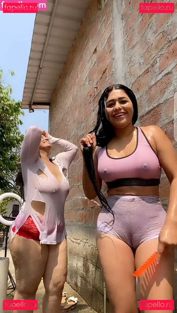 yona.mlem Onlyfans Photo Gallery 