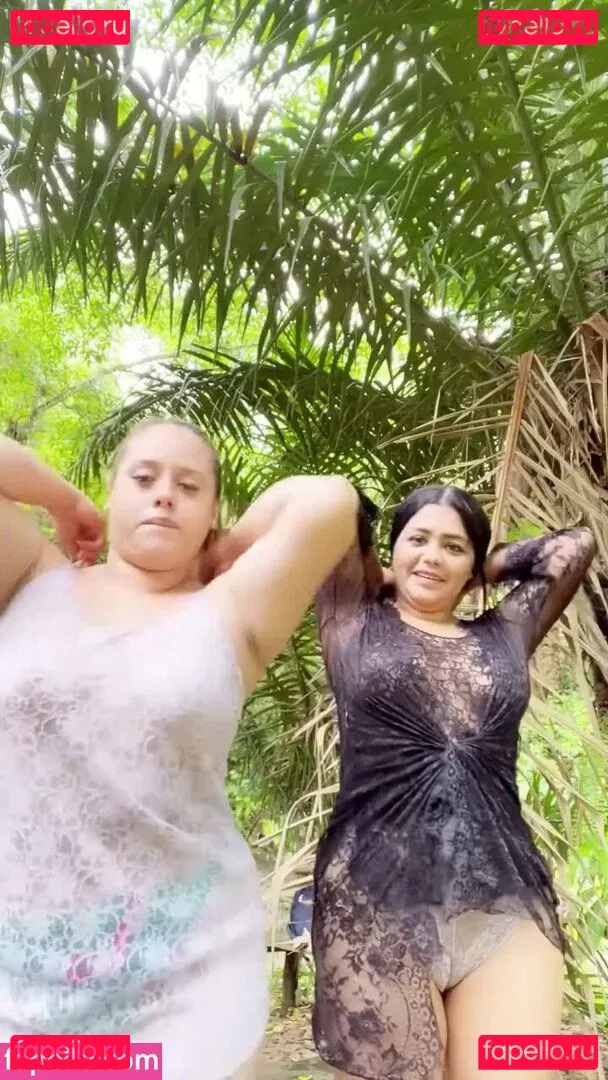 yona.mlem Onlyfans Photo Gallery 