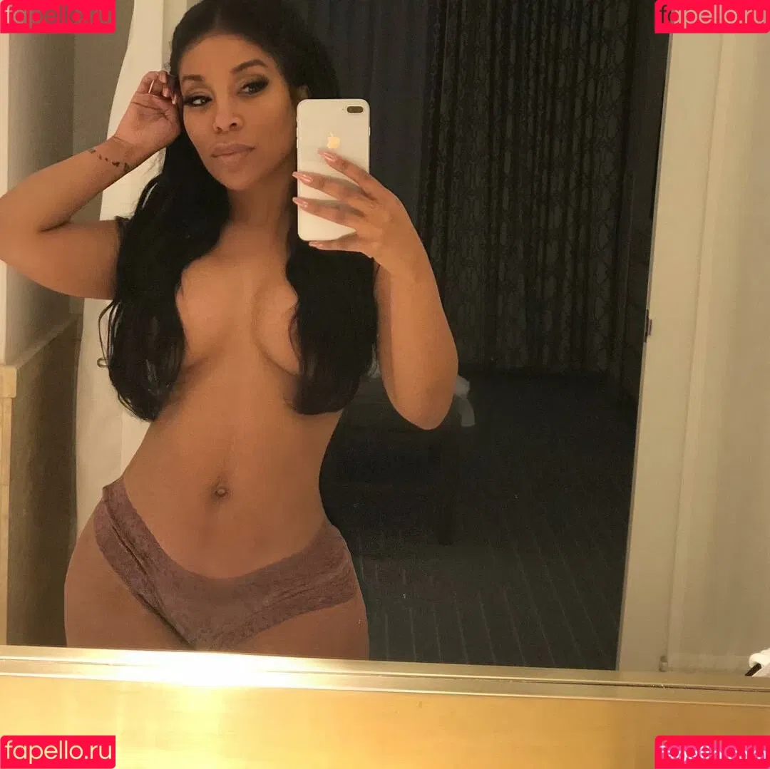 K Michelle Onlyfans Photo Gallery 