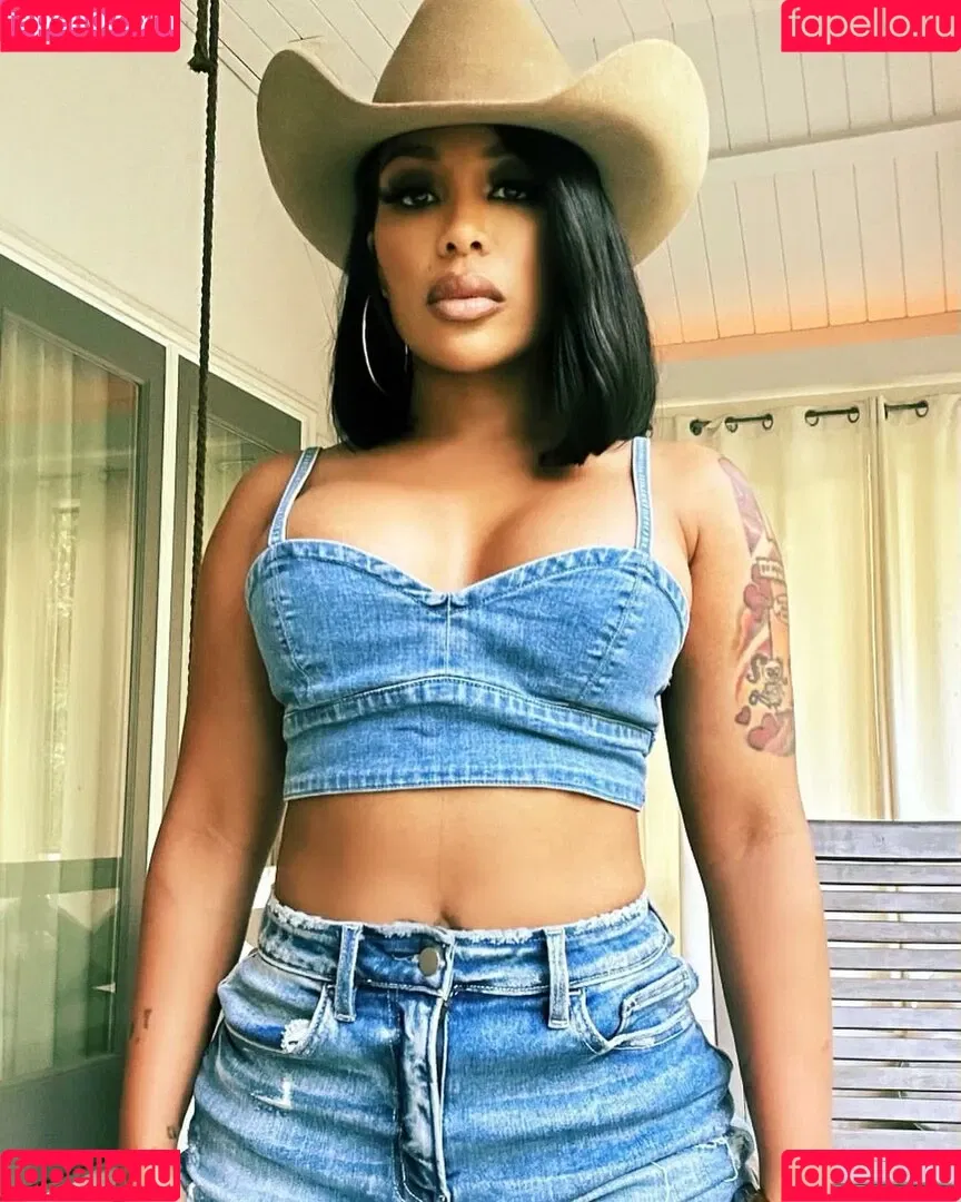 K Michelle Onlyfans Photo Gallery 