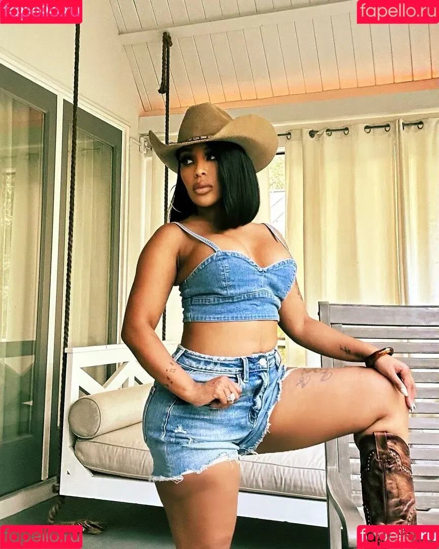 K Michelle Onlyfans Photo Gallery 