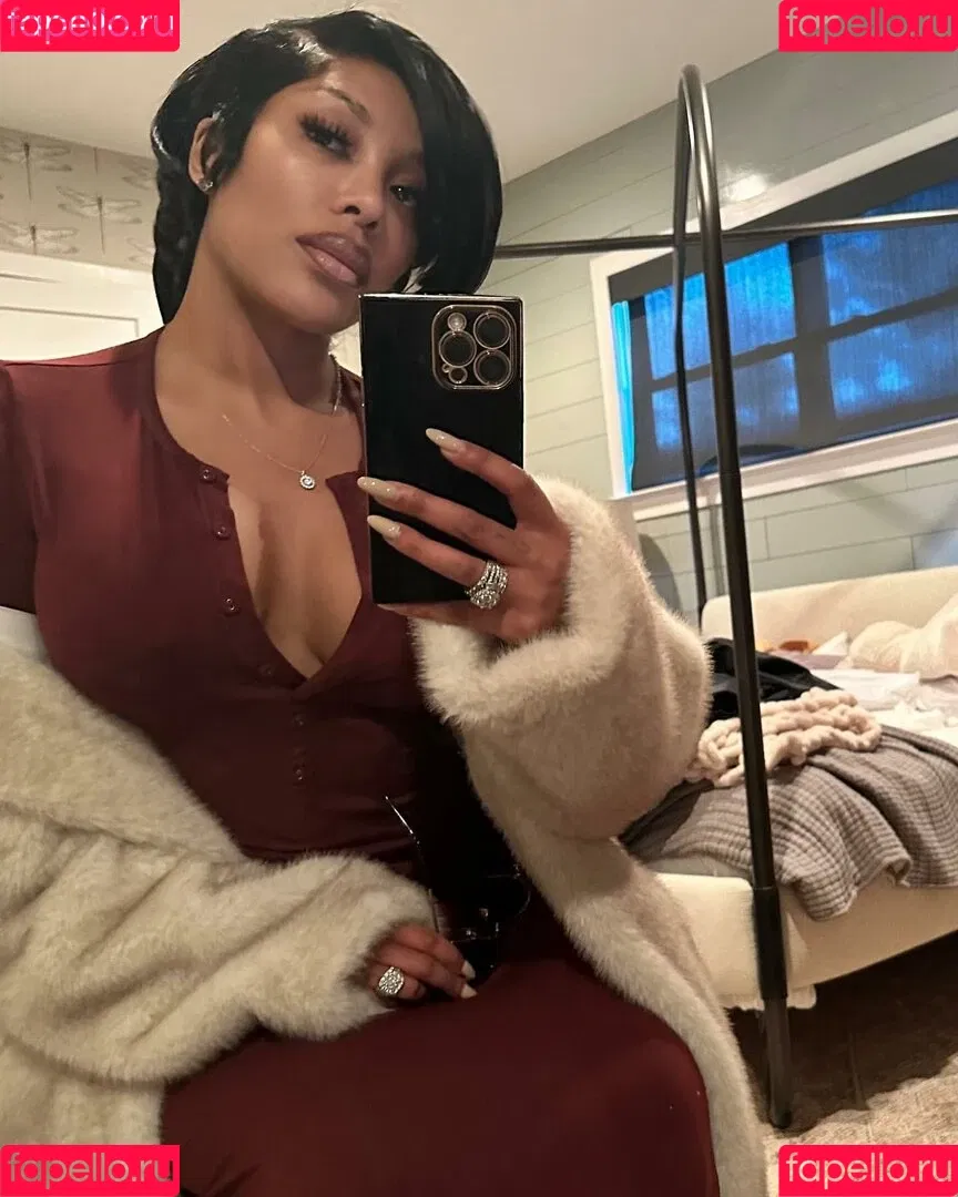 K Michelle Onlyfans Photo Gallery 