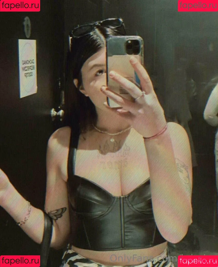 krisshy Onlyfans Photo Gallery 