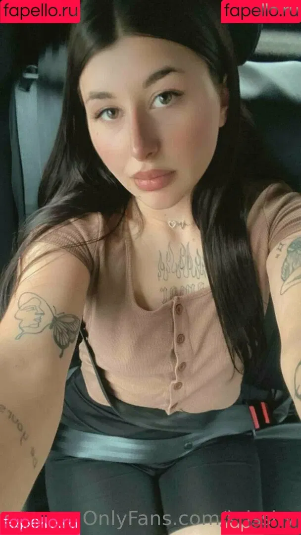 krisshy Onlyfans Photo Gallery 