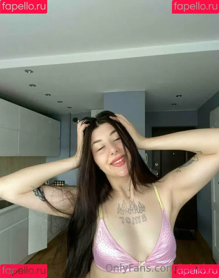 krisshy Onlyfans Photo Gallery 