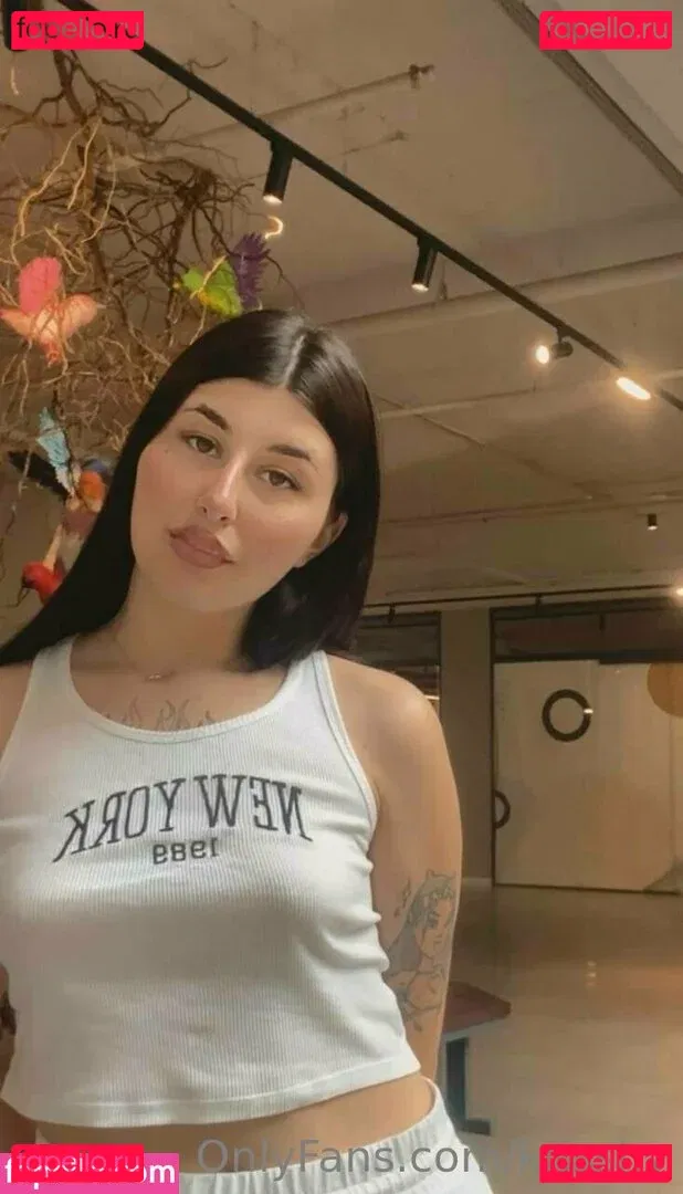 krisshy Onlyfans Photo Gallery 