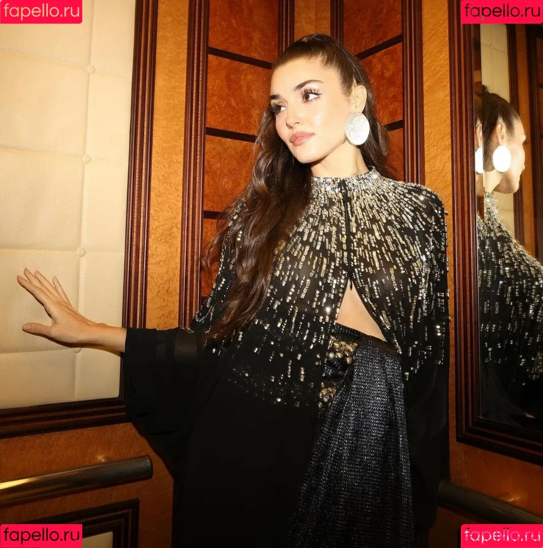 Hande Ercel Onlyfans Photo Gallery 