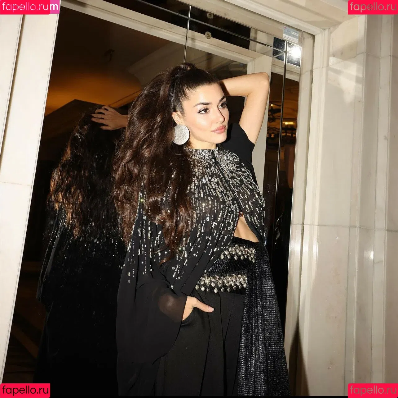 Hande Ercel Onlyfans Photo Gallery 