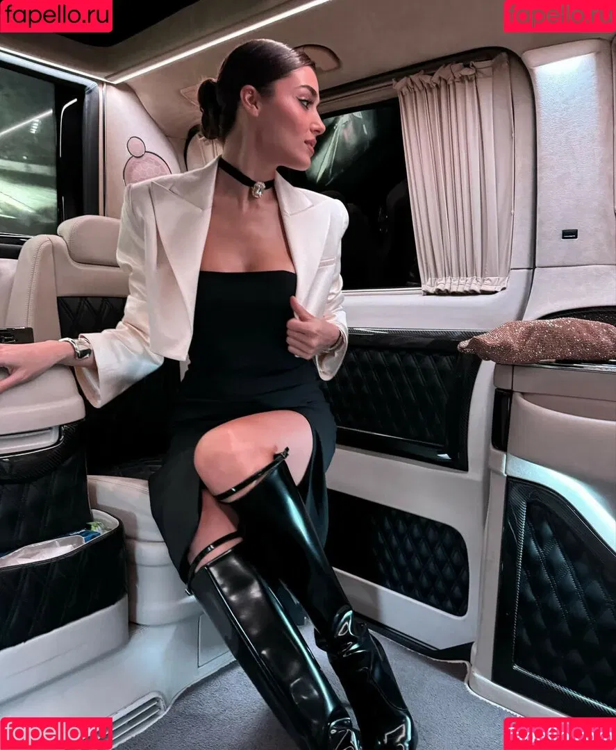Hande Ercel Onlyfans Photo Gallery 