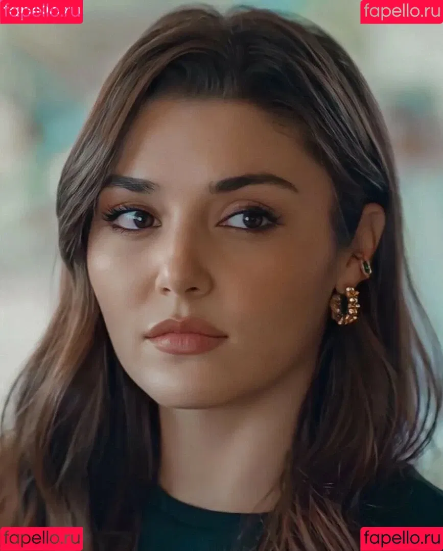 Hande Ercel Onlyfans Photo Gallery 