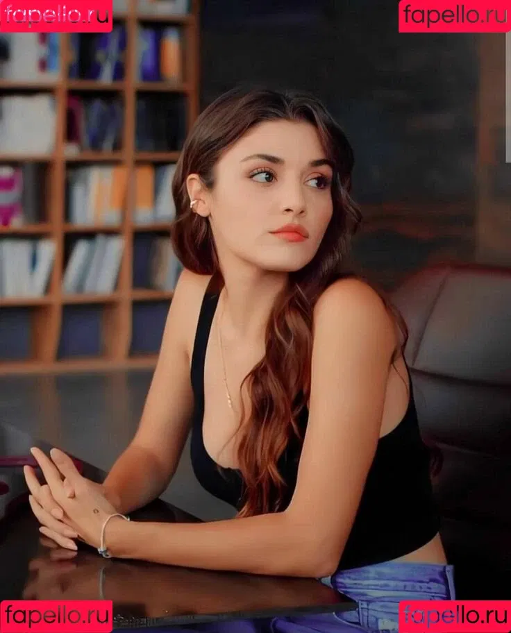 Hande Ercel Onlyfans Photo Gallery 