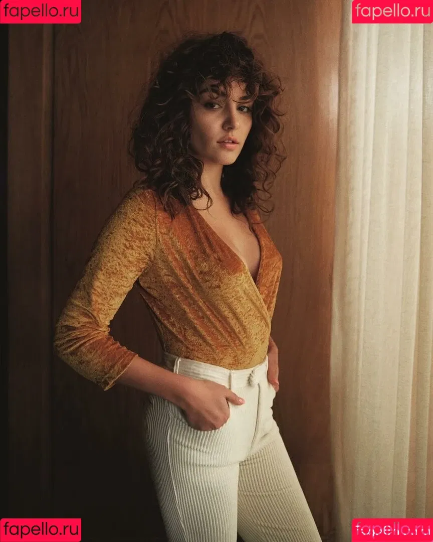 Hande Ercel Onlyfans Photo Gallery 
