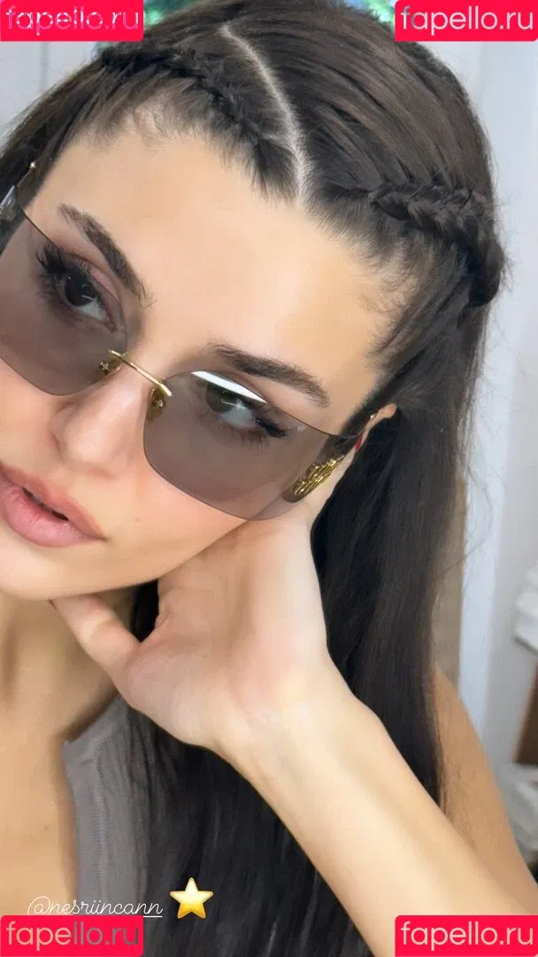 Hande Ercel Onlyfans Photo Gallery 