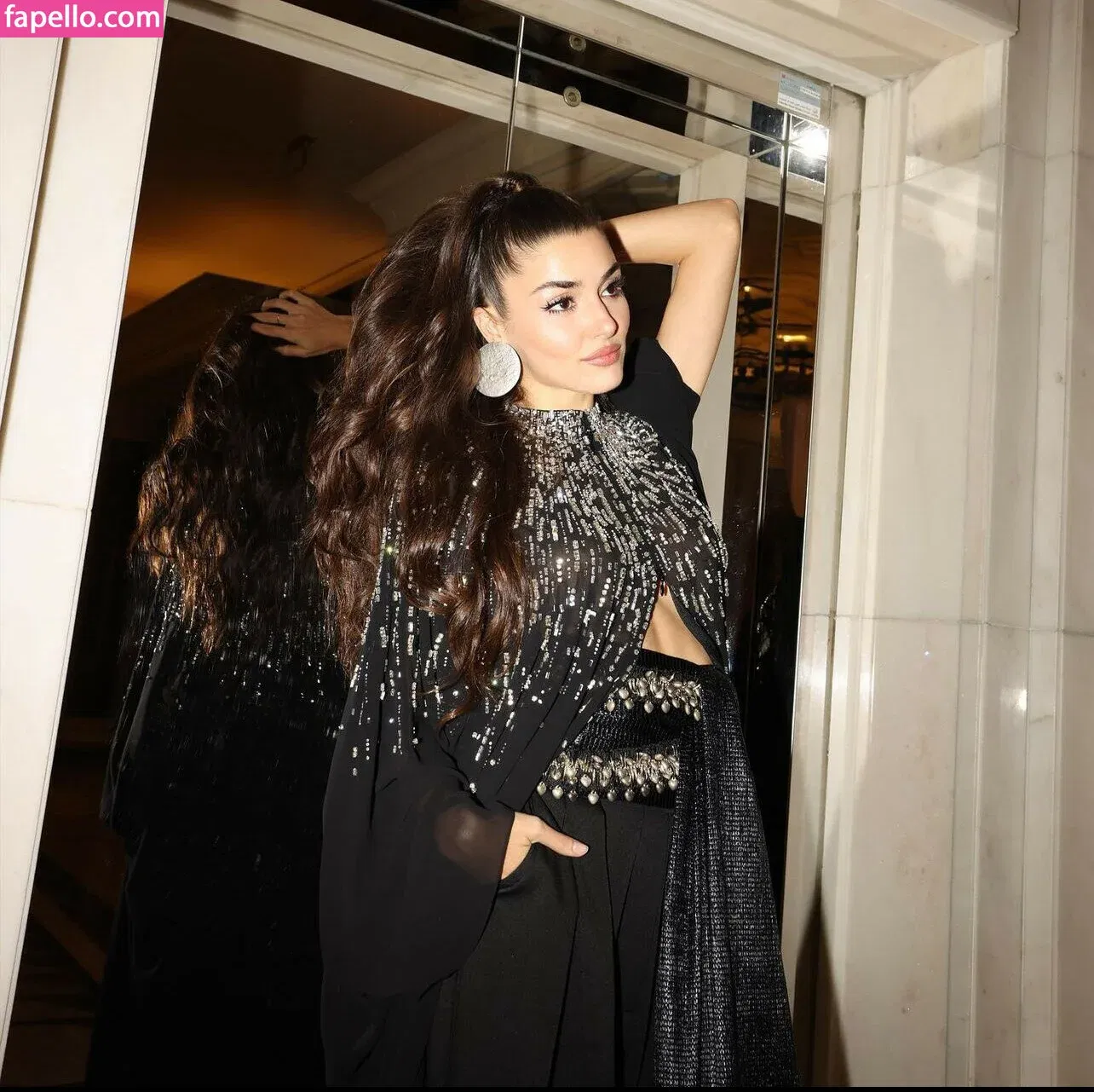 Hande Ercel Onlyfans Photo Gallery 