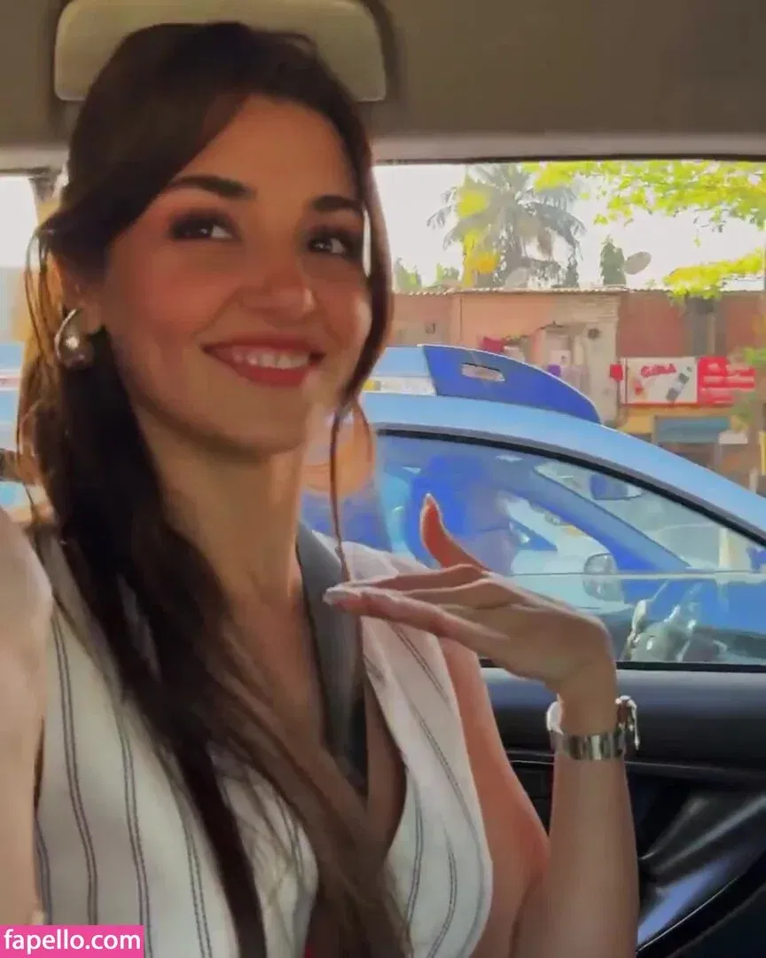 Hande Ercel Onlyfans Photo Gallery 