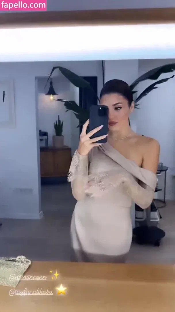 Hande Ercel Onlyfans Photo Gallery 