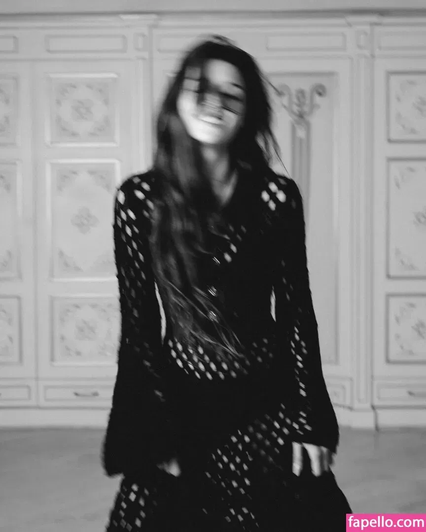 Hande Ercel Onlyfans Photo Gallery 