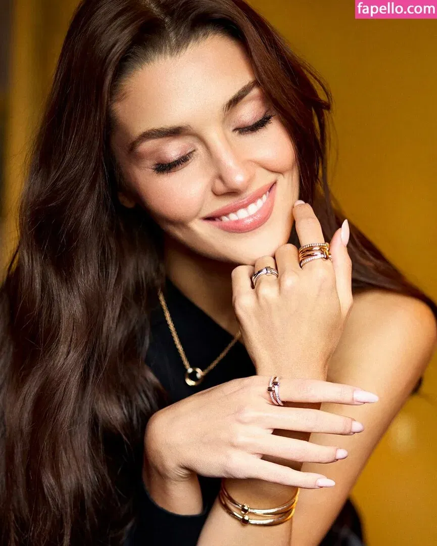 Hande Ercel Onlyfans Photo Gallery 