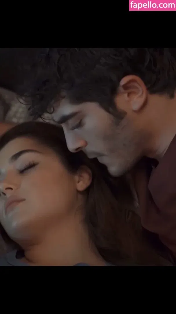 Hande Ercel Onlyfans Photo Gallery 