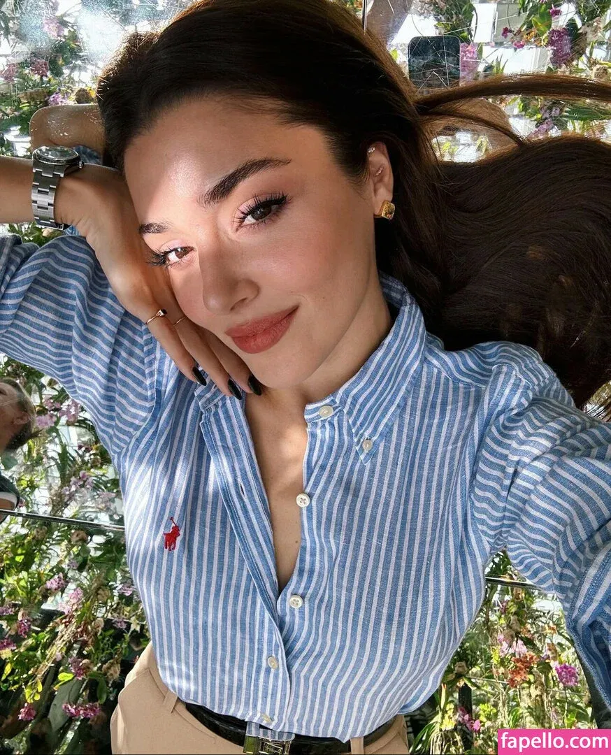 Hande Ercel Onlyfans Photo Gallery 