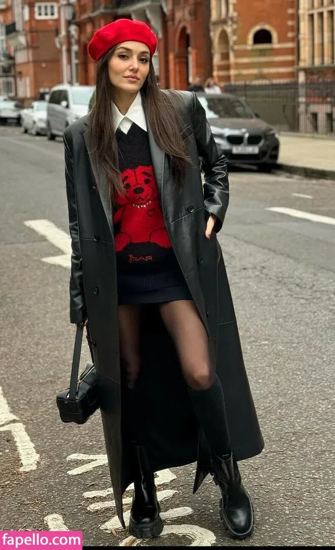 Hande Ercel Onlyfans Photo Gallery 