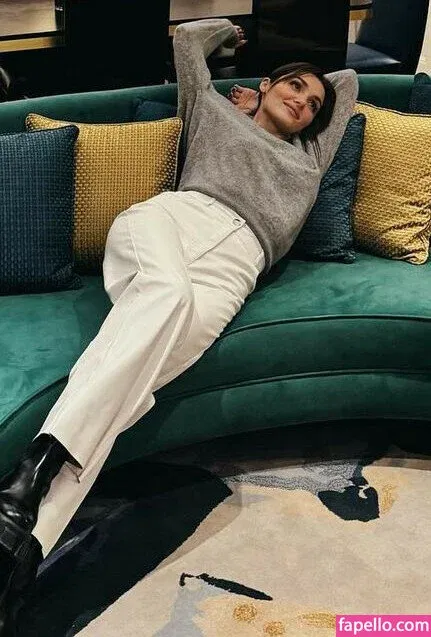 Hande Ercel Onlyfans Photo Gallery 