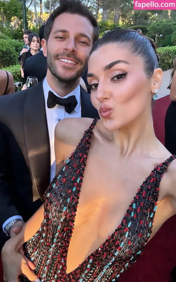 Hande Ercel Onlyfans Photo Gallery 