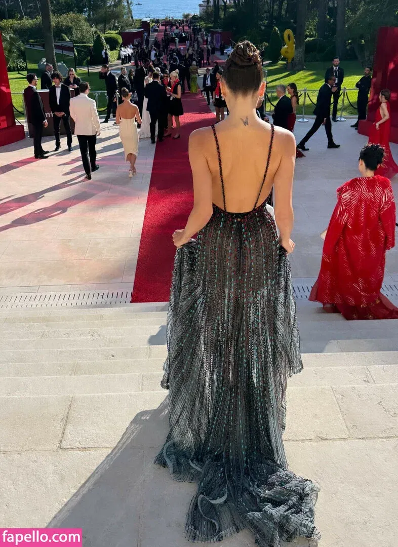 Hande Ercel Onlyfans Photo Gallery 