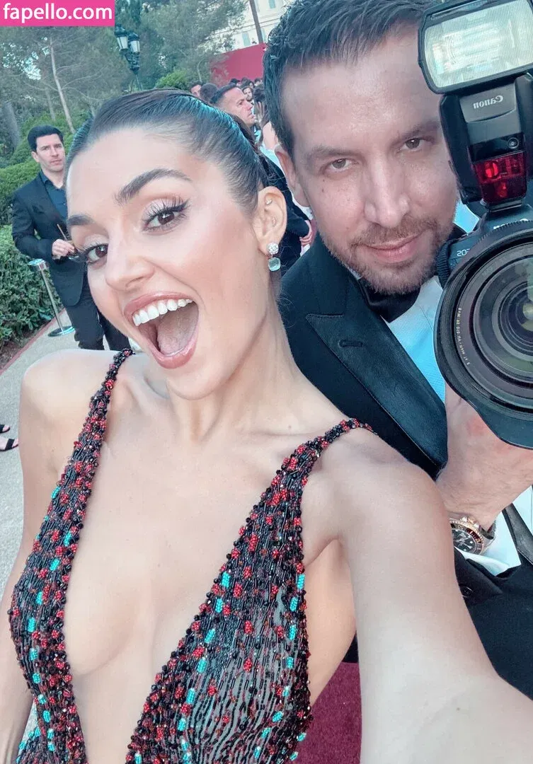 Hande Ercel Onlyfans Photo Gallery 