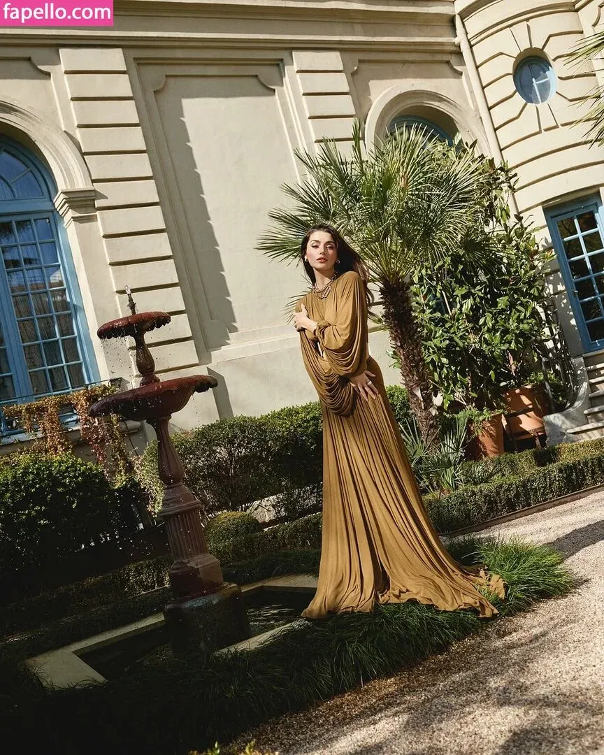 Hande Ercel Onlyfans Photo Gallery 