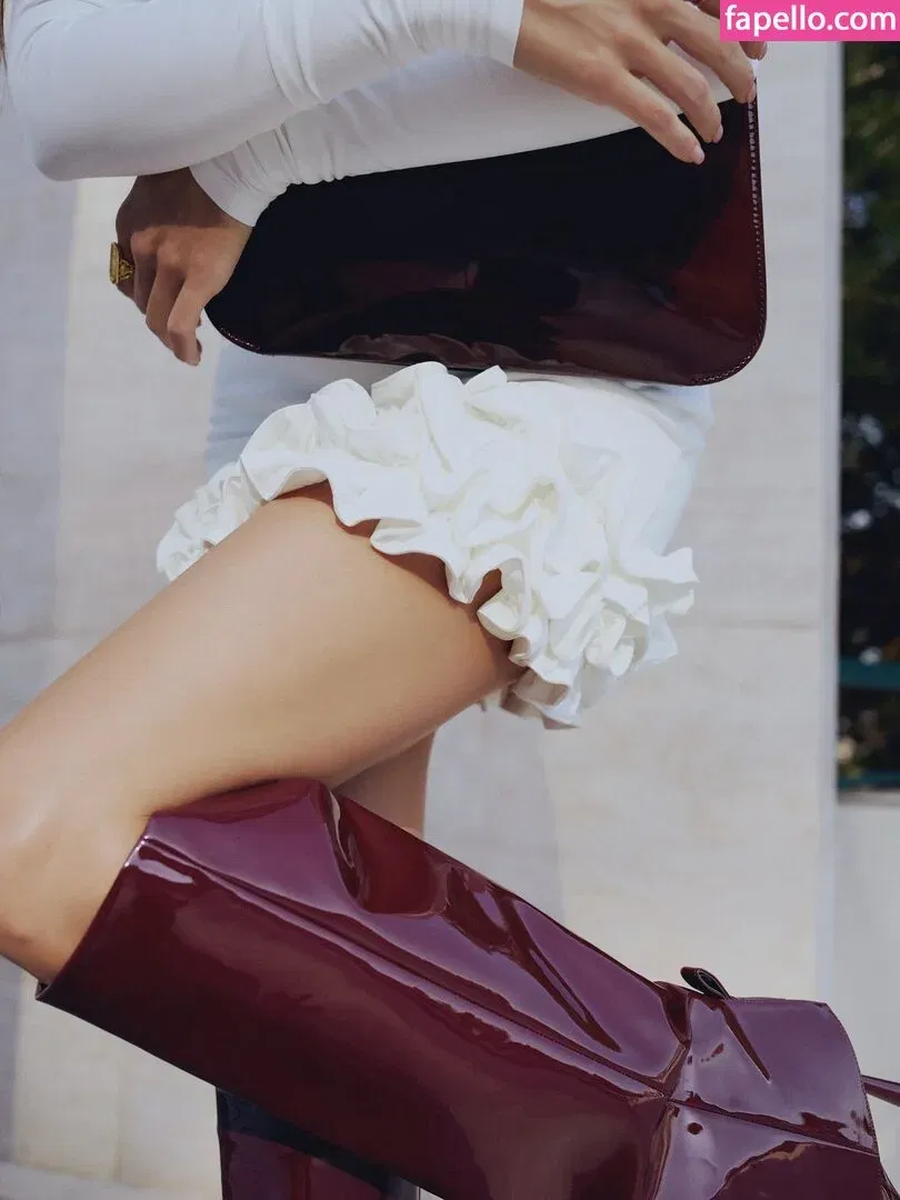 Hande Ercel Onlyfans Photo Gallery 