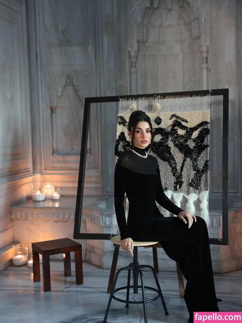 Hande Ercel Onlyfans Photo Gallery 