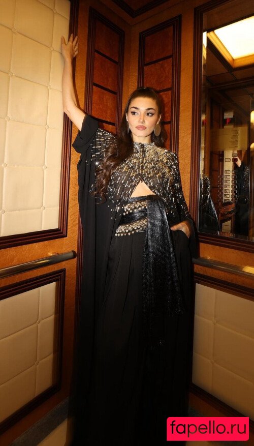 Hande Ercel Onlyfans Photo Gallery 