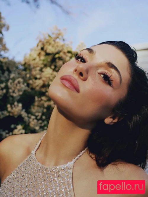 Hande Ercel Onlyfans Photo Gallery 