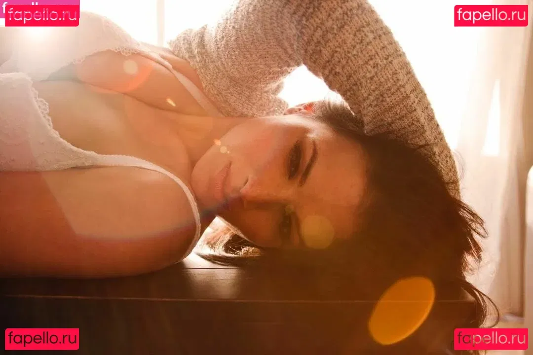 Katrina Law Onlyfans Photo Gallery 