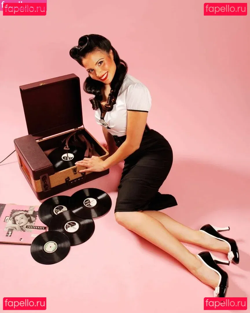 Katrina Law Onlyfans Photo Gallery 