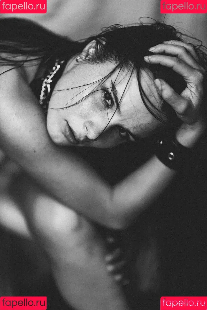 Laure Surlerivage Onlyfans Photo Gallery 