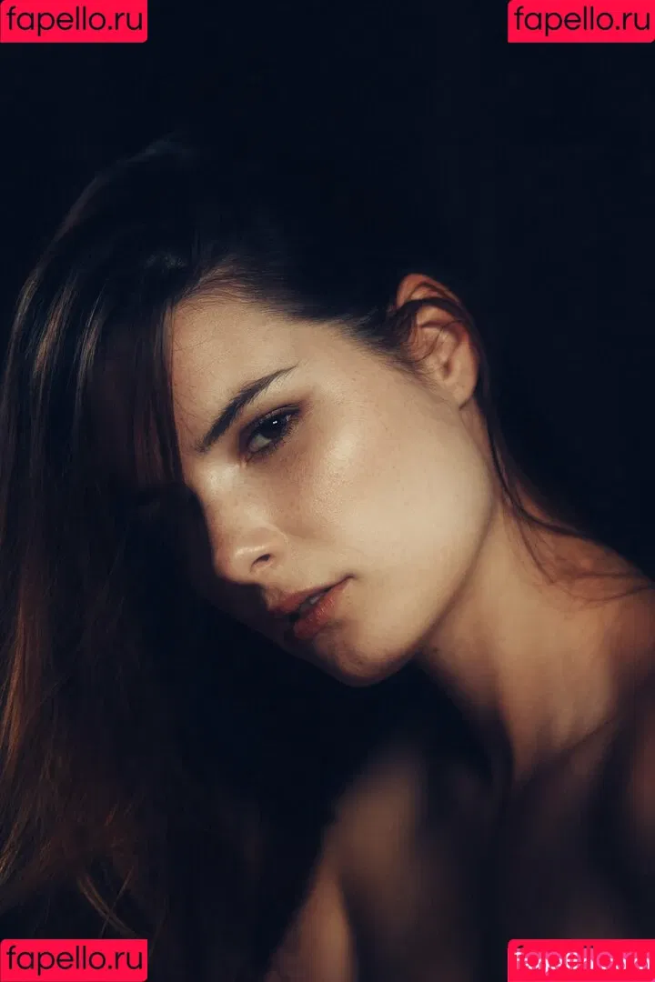 Laure Surlerivage Onlyfans Photo Gallery 