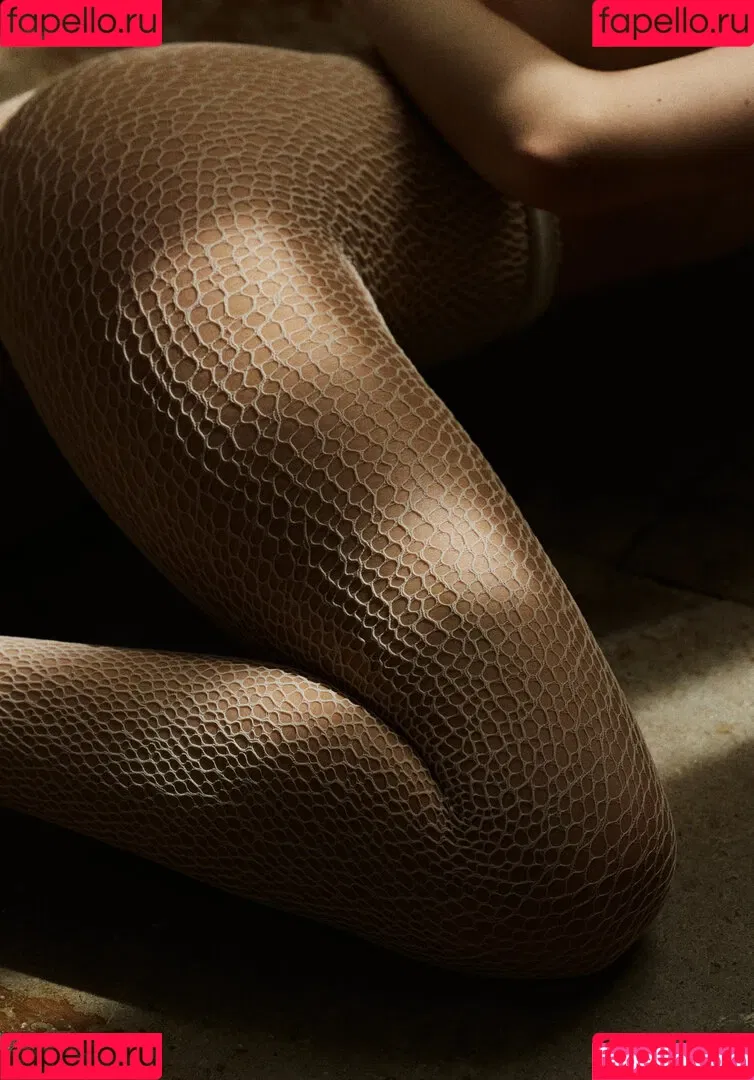 Laure Surlerivage Onlyfans Photo Gallery 