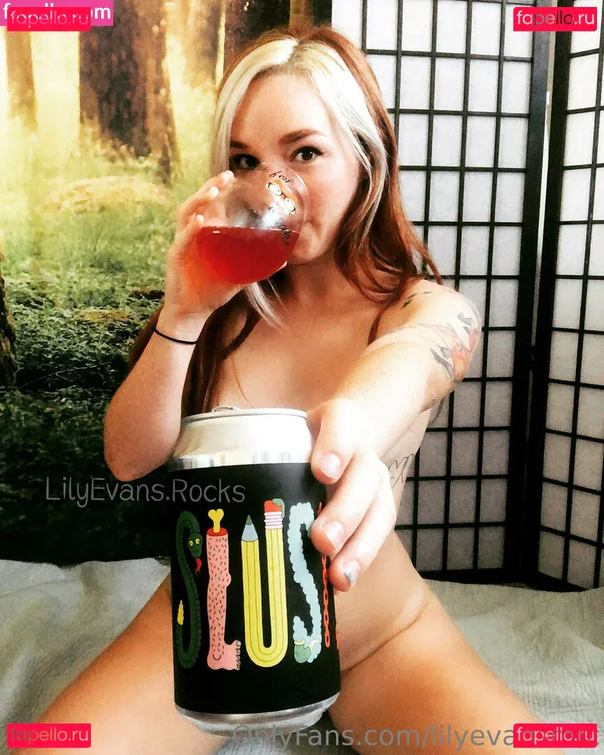LilyEvans Onlyfans Photo Gallery 