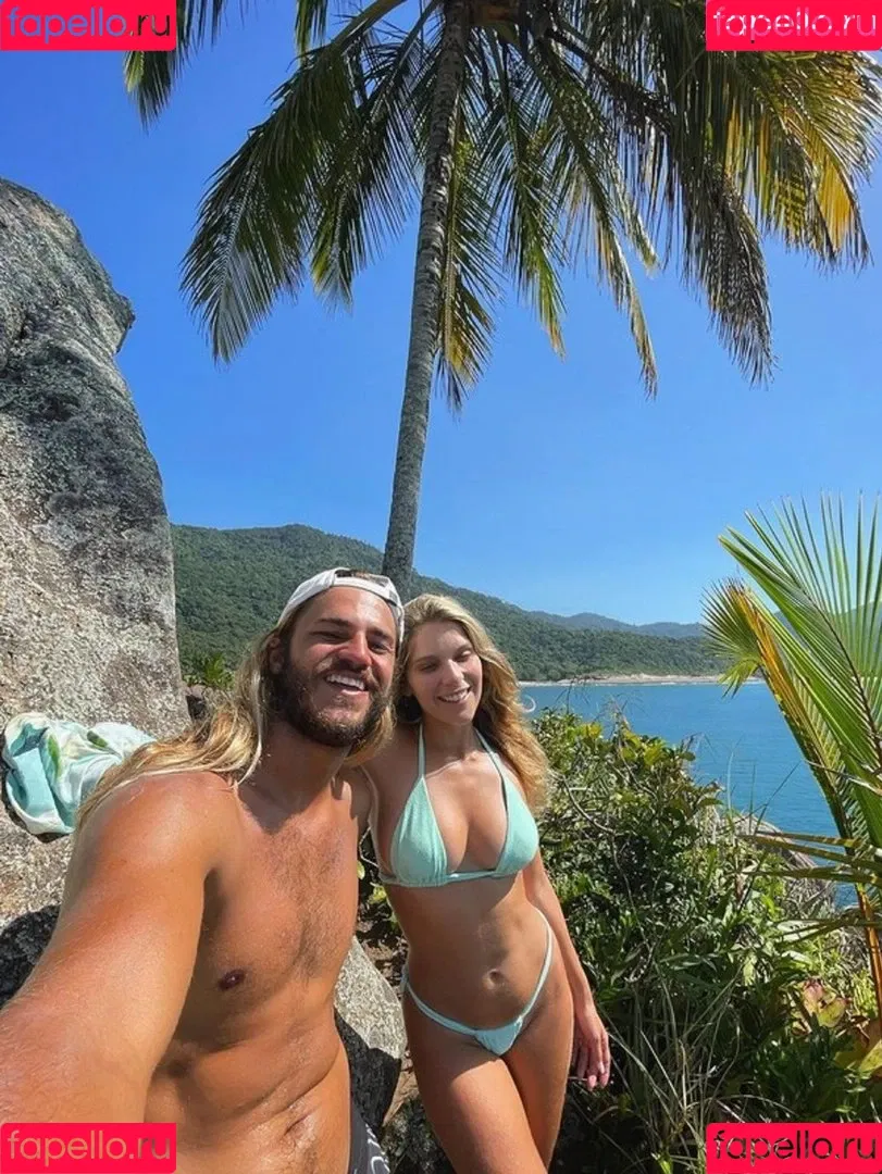 Isabella Santoni Onlyfans Photo Gallery 